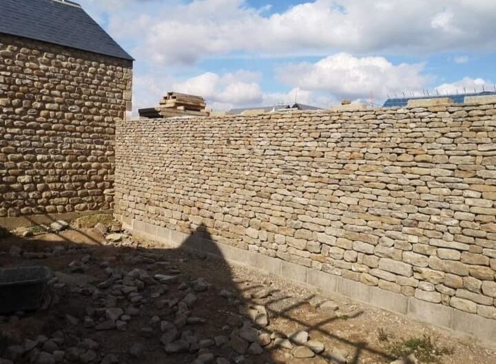 Retaining wall, ripon