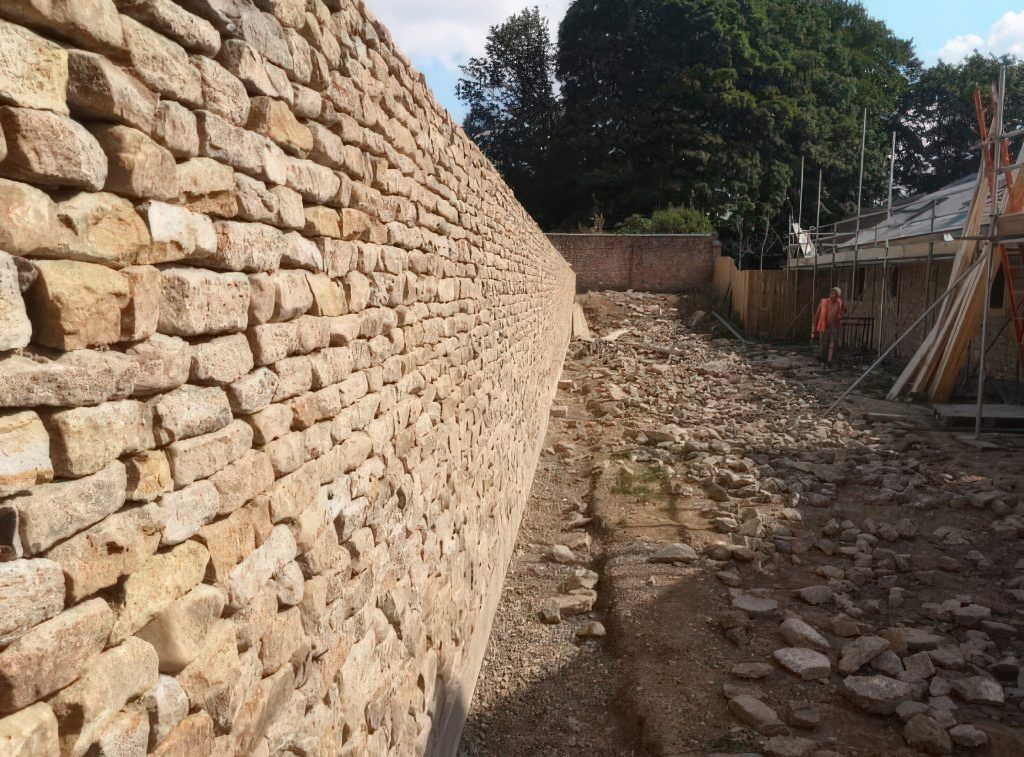Retaining wall, ripon-3-topaz-standard v2-4x dry stone wall
